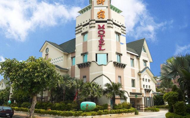 Royal Group Motel Chien Kuo Branch