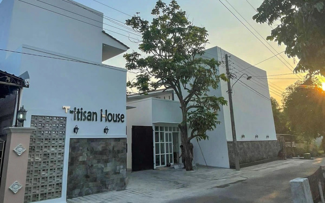 Tritisan House RedPartner