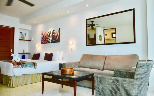 Playa Palms Beach Hotel