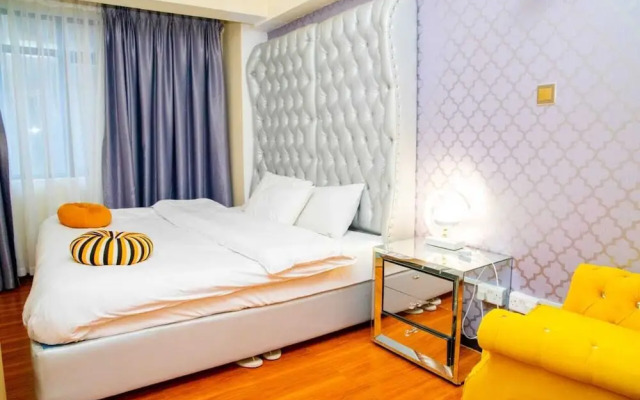 Lux Suites Marcus Garden Apartments