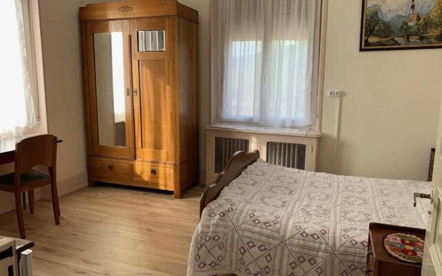 Chambre Arnica lit 140 wifi sdb partagée