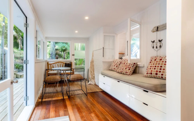 Enchanted Valley - Secret Cottage – Guest Rooms – Palm Beach