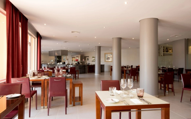 Отель Vila Galé Náutico