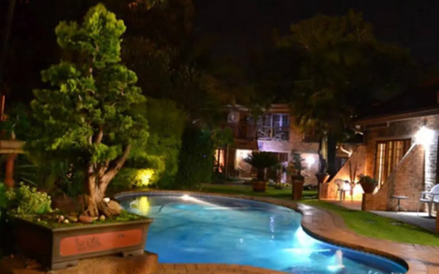 Aark Guest Lodge