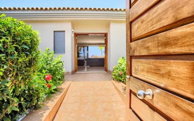 4 bedrooms chalet with sea view private pool and enclosed garden at Santiago del Teide 1 km away from the beach