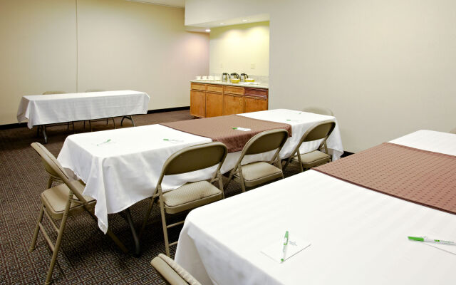 Holiday Inn Express Biloxi - Beach Blvd by IHG