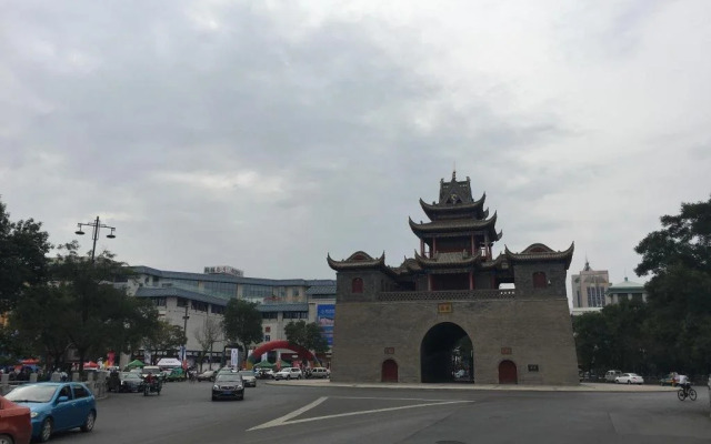 Yinchuan Yangguang Chuntianli Inn