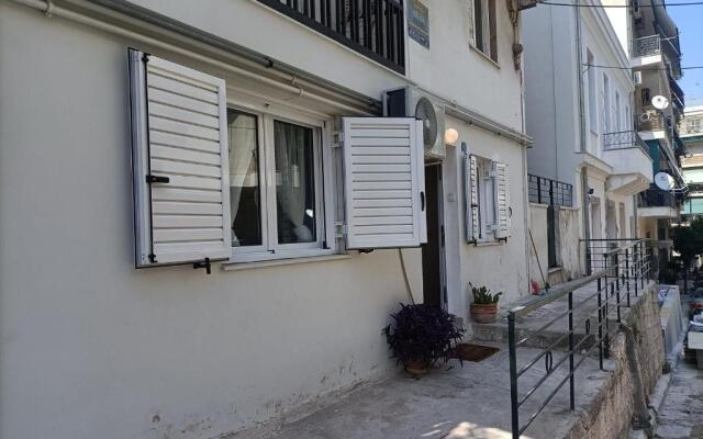 Cozy Studio Apartment near Panathenaic Stadium