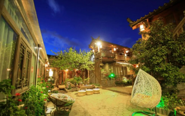 Lijiang Inn Chain Cloud Shore.Liu Chen