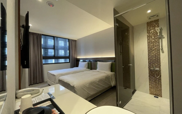 CHECK inn Taichung Qinghai