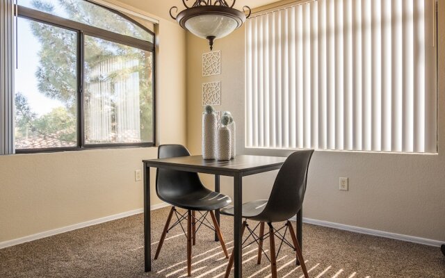 1 BR Apt with Parking by Frontdesk
