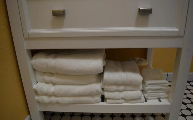 The Dew Drop Inn Motel