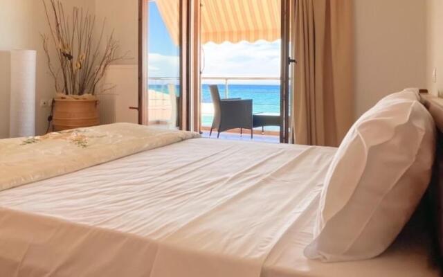 Venetico Beachfront Apartments & Suites - Sea View Studio