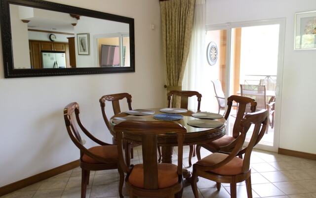 CR Luxury Los Sueños Condos