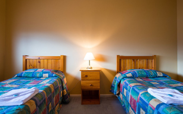 Beltana Hotel – Guest Rooms – Lindisfarne