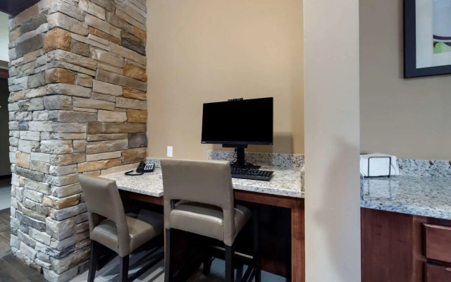 Comfort Inn & Suites Harrah