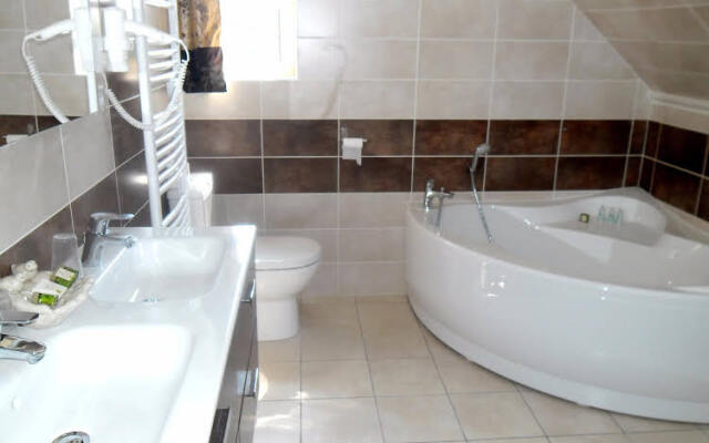 Logis Hôtel - Les Collines