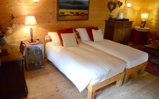 Chalet Dei Fiori - Room & Apartment