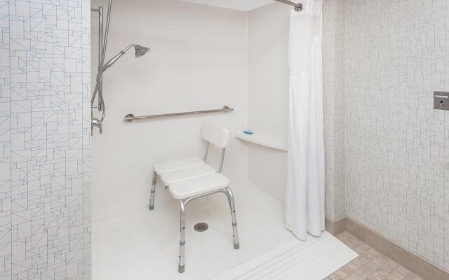Holiday Inn Express Hotel & Suites Providence-Woonsocket by IHG
