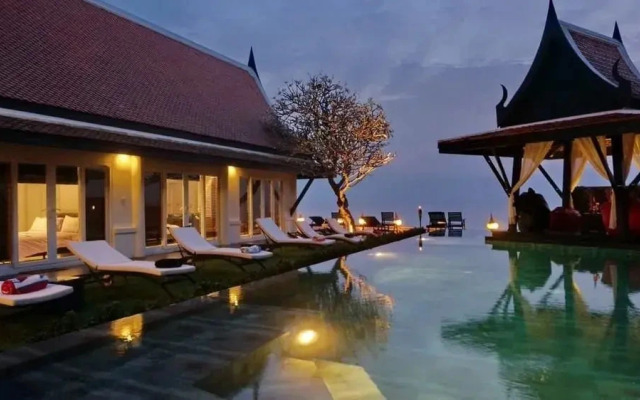 Luxury 5 Stars Beach Villa 6 Beds
