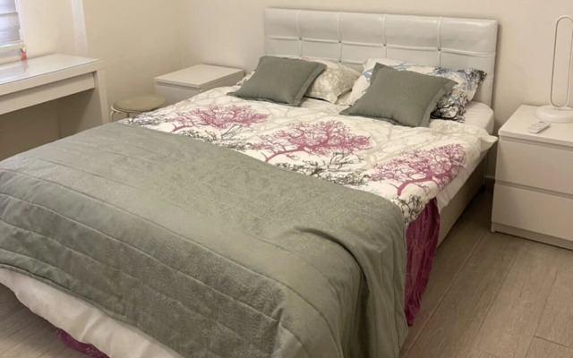 Stylish Ground Floor 3-bed Apartment in Dalyan