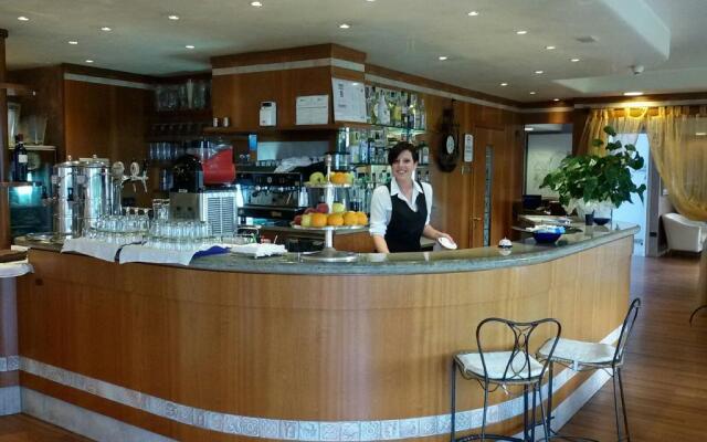 Yachting Hotel Mistral