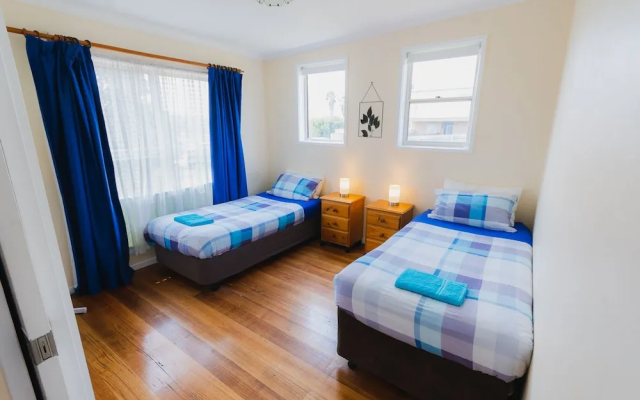 Bruces Waterside Units