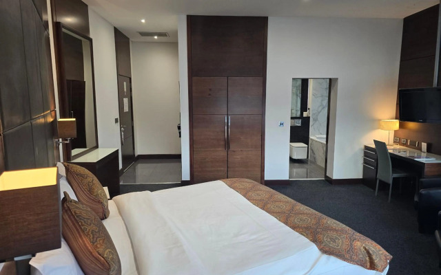 Rafayel on the Left Bank