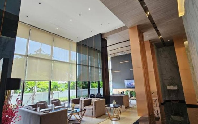 Luxury Sea View 1BR Rooftop Infinity Pool & Gym