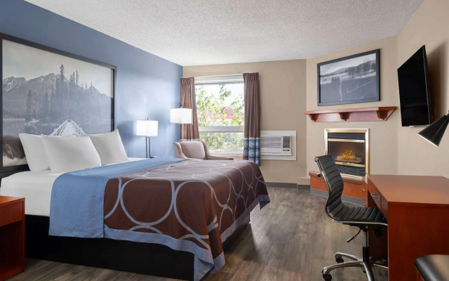 Super 8 by Wyndham Sherwood Park/Edmonton Area