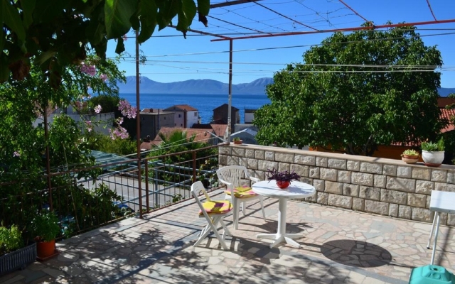 Apartment Jozo - 150 m from pebble beach: A3 Gradac, Riviera Makarska