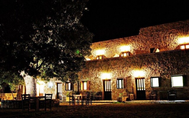 Vlyhada Residence & Restaurant