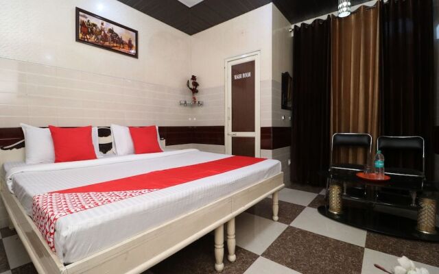 Oyo 28476 Jalandhar Guest House
