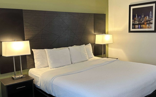 La Quinta Inn and Suites by Wyndham Cincinnati North