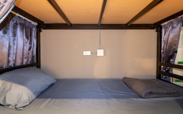 B168 Bed And More Hostel