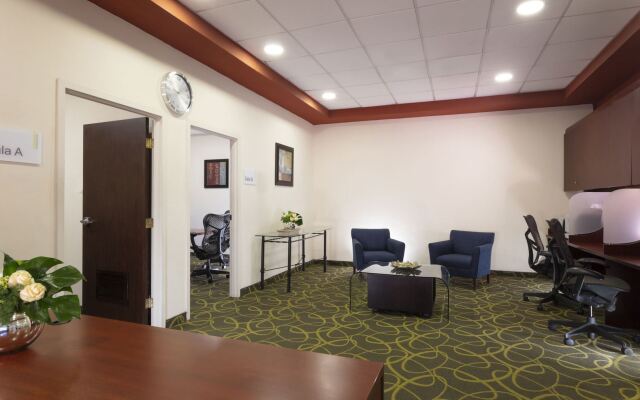 Krystal Urban Monterrey San Jerónimo