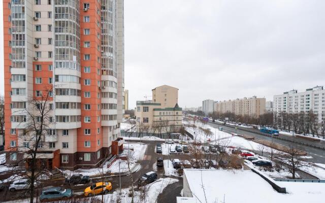Sunny Days (Sunny Days) on Ryazansky Avenue