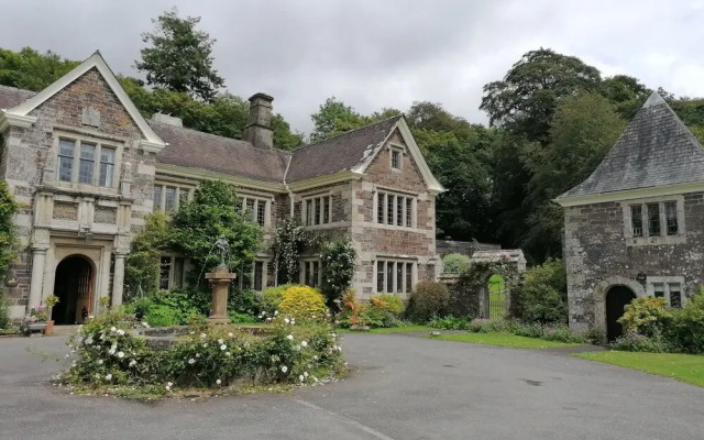 Number 1 Manorcombe