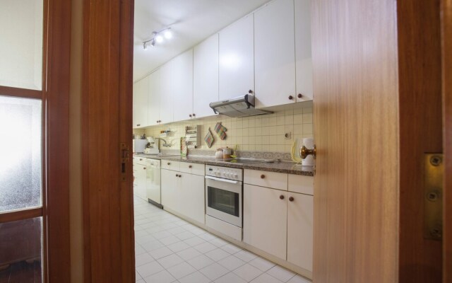 Avenida Apartment by MP