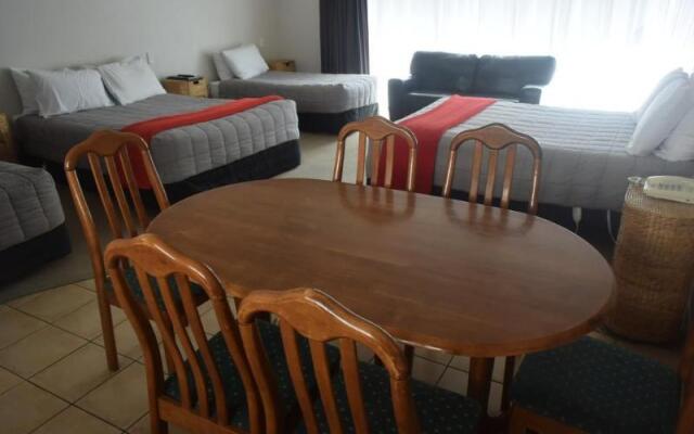 Absolute Lakeview Motel