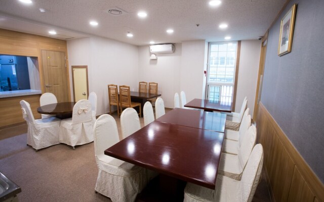 Ritz Hostel