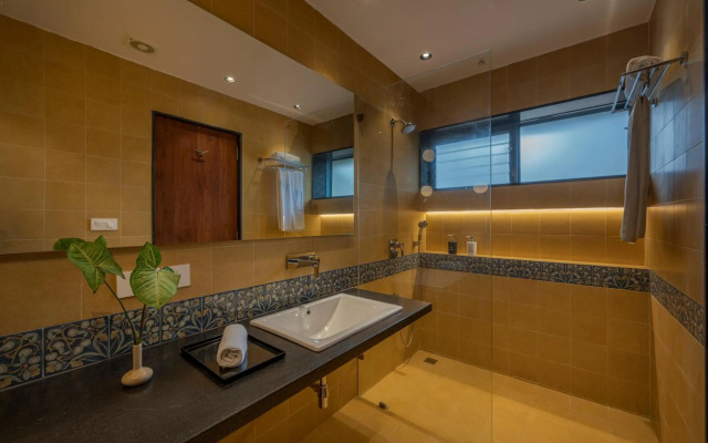 SaffronStays Red Brick House, Panchgani - rustic villa with huge lawn and terrace