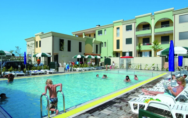 Farnie Lido Altanea