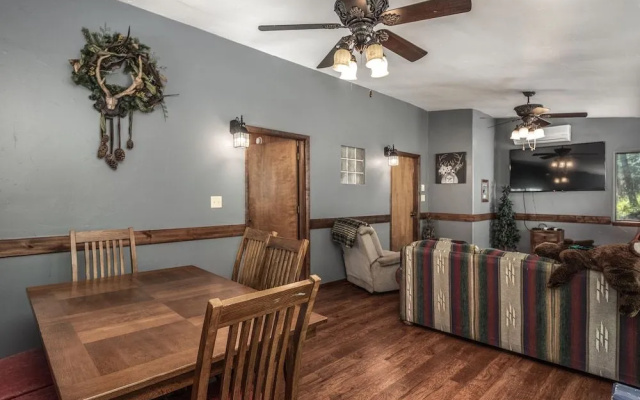 Tis Holiday Haus by Ruidoso Vacation Rentals