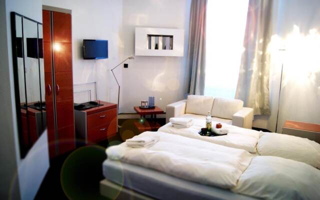 Plenus Hotel