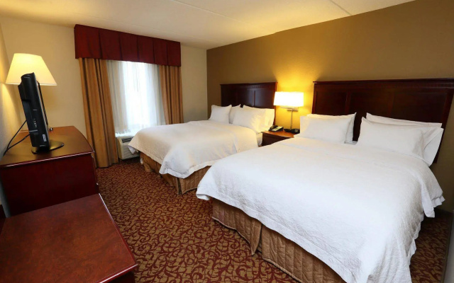 Hampton Inn & Suites Charlottesville-At the University