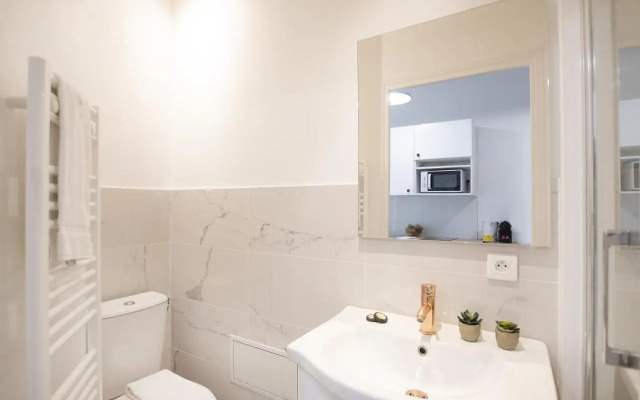 Great studio near the Eiffel Tower