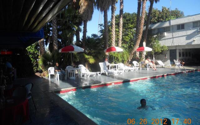 Tradewinds Hotel LAX Airport