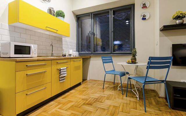 Lovage Apartment