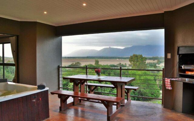 Stonehill River Lodge